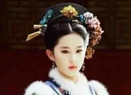 翠花在娱乐圈里吃瓜,揭秘明星幕后故事